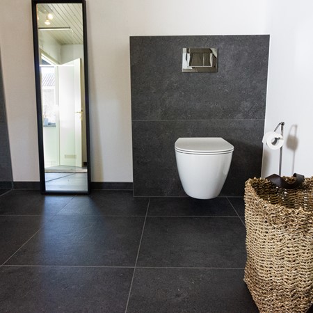 Renovatie badkamer & keukenblad - Sant'Agostino Highstone + Nero Zimbabwe Antico
Plaatsing: tegelwerken Loritano