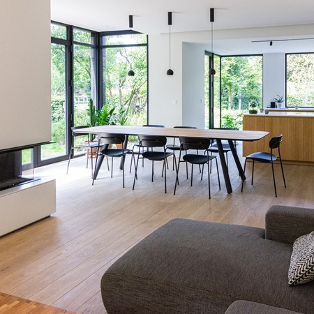 Totaalrenovatie - Parket Europees Rustiek BA + FAP Nord Smoke
Plaatsing: Egon Claus Parketvloeren & Joachim Bouckaert