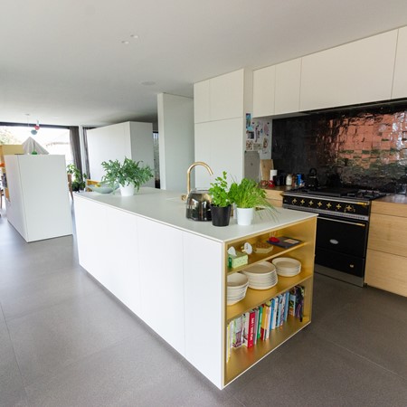 Nieuwbouwwoning - Bamboo Natural - Mosa Quartz - Mosa Scenes - Parket Europees BA - Sant'Agostino Pictart Graphic - Zellige zwart
Plaatsing: tegelwerken Buyck