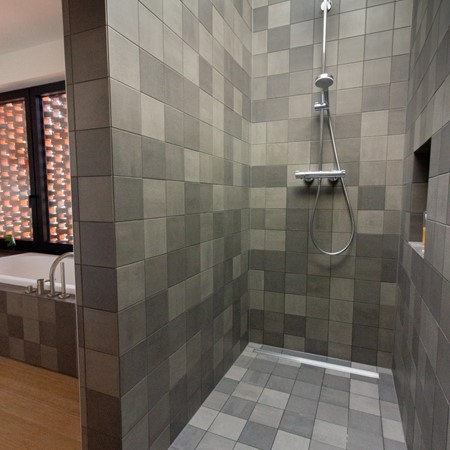 Nieuwbouwwoning - Bamboo Natural - Mosa Quartz - Mosa Scenes - Parket Europees BA - Sant'Agostino Pictart Graphic - Zellige zwart
Plaatsing: tegelwerken Buyck