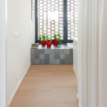 Nieuwbouwwoning - Bamboo Natural - Mosa Quartz - Mosa Scenes - Parket Europees BA - Sant'Agostino Pictart Graphic - Zellige zwart
Plaatsing: tegelwerken Buyck